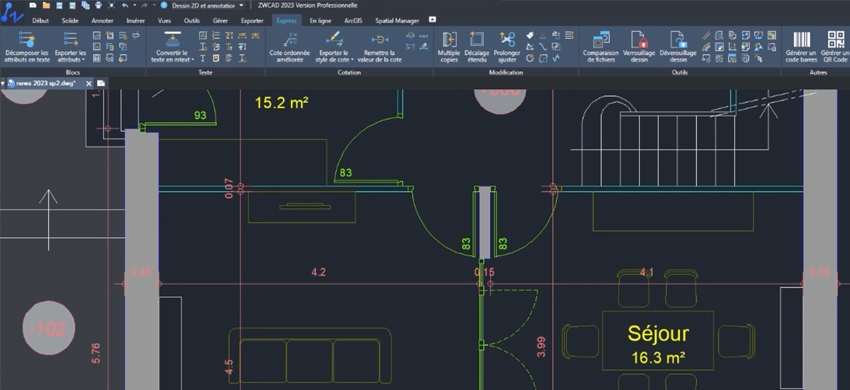 Plan technique 2D ouvert dans ZWCAD.
